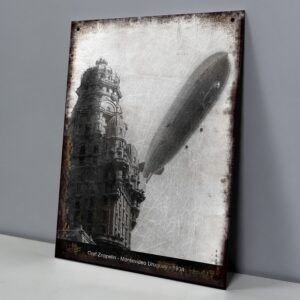 Zeppelin Sobre el Palacio Salvo, Montevideo 1934